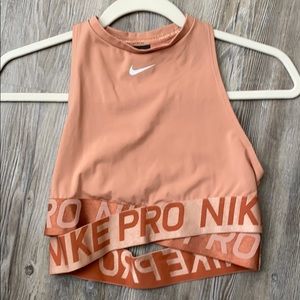 Nike pro workout top